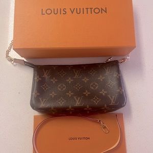 Louis Vuitton Pochette Accessoires